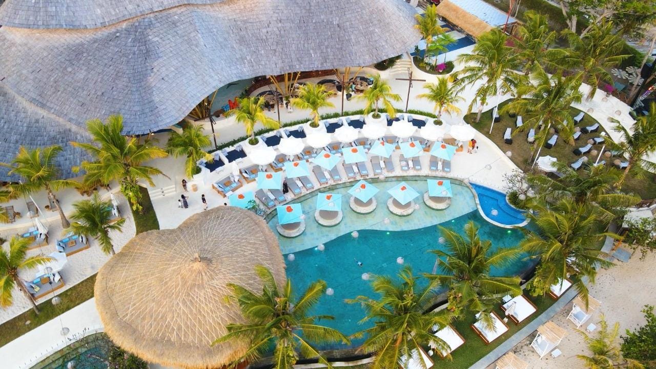 Pool and loungers in daylight